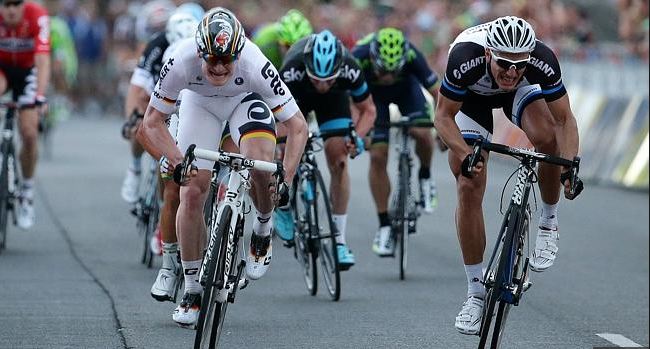 Marcel Kittel outsprints Andre Greipel